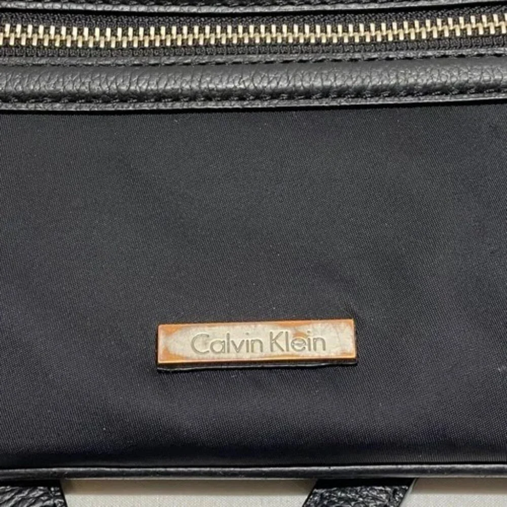 Calvin Klein Crossbody Bag‎ Black Lightweight Sporty CK Nylon Shoulderbag (Read)